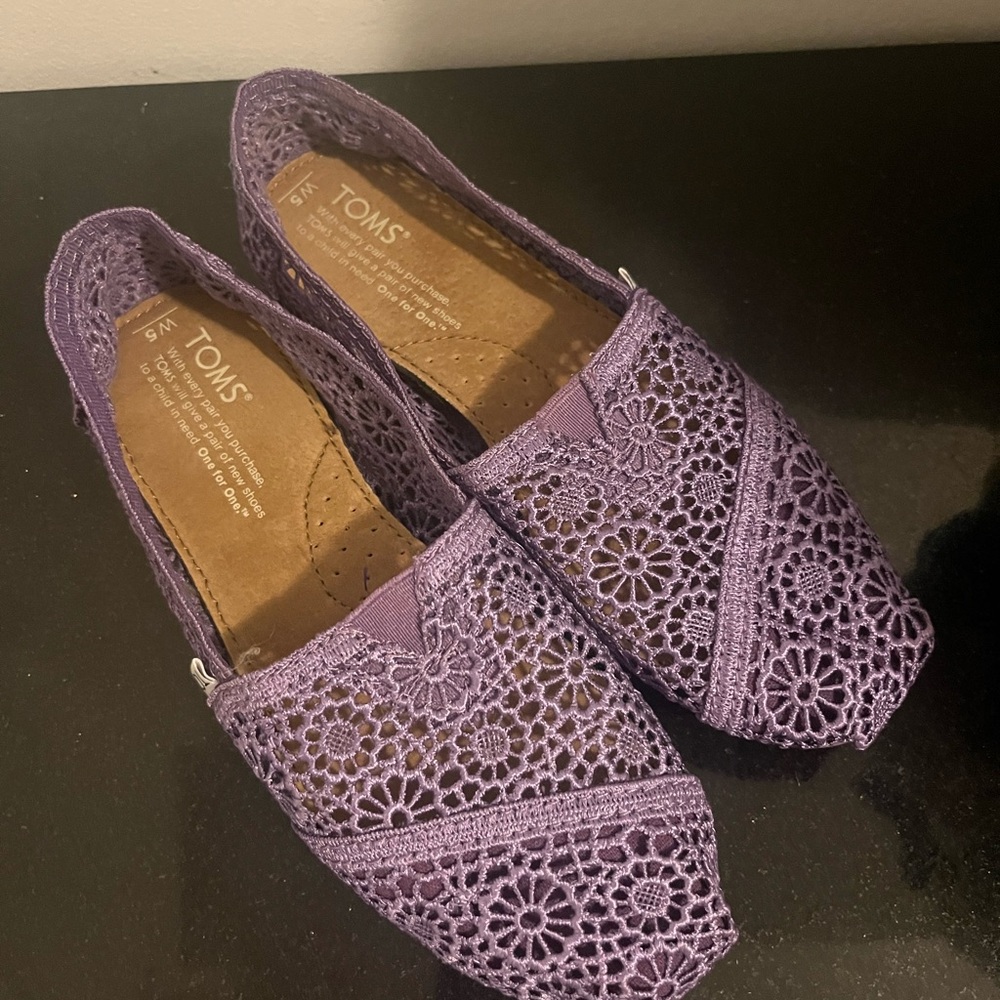 TOMS Alpargata Moroccan crochet flats floral eyelet purple slip on